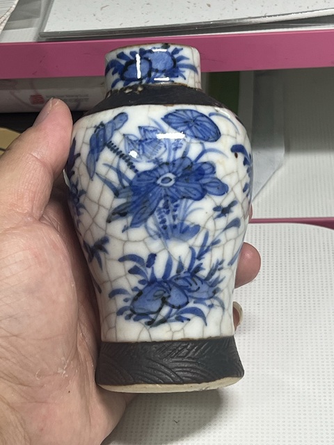 古玩陶瓷清代中晚期哥釉青花花鳥瓶真品鑒賞圖