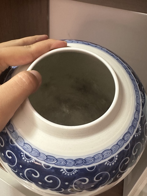 古玩陶瓷拐子龍紋青花罐真品鑒賞圖