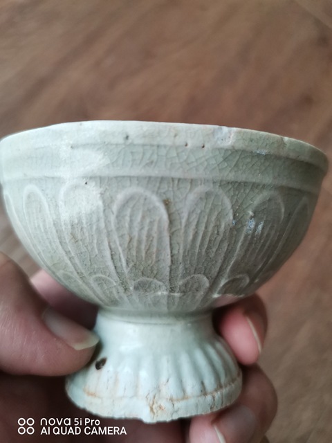 古玩陶瓷青白釉花卉紋油燈真品鑒賞圖