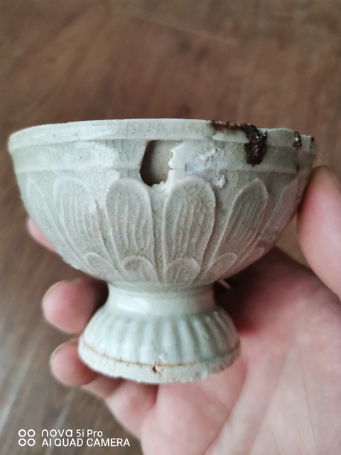 古玩陶瓷青白釉花卉紋油燈真品鑒賞圖