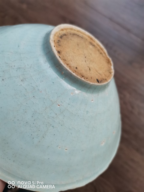 古玩陶瓷湖田窯葵口刻荷花紋碗真品鑒賞圖
