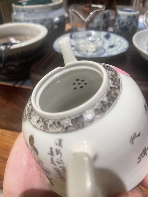 古玩陶瓷文王訪賢新粉彩執壺真品鑒賞圖