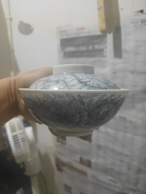 古玩陶瓷青花纏枝花紋蓋碗真品鑒賞圖