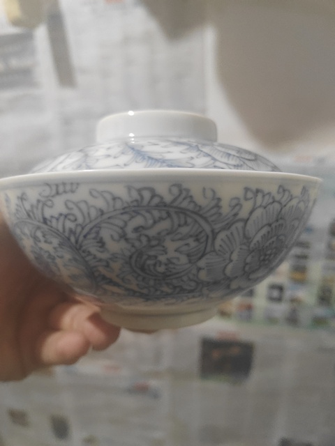 古玩陶瓷青花纏枝花紋蓋碗真品鑒賞圖