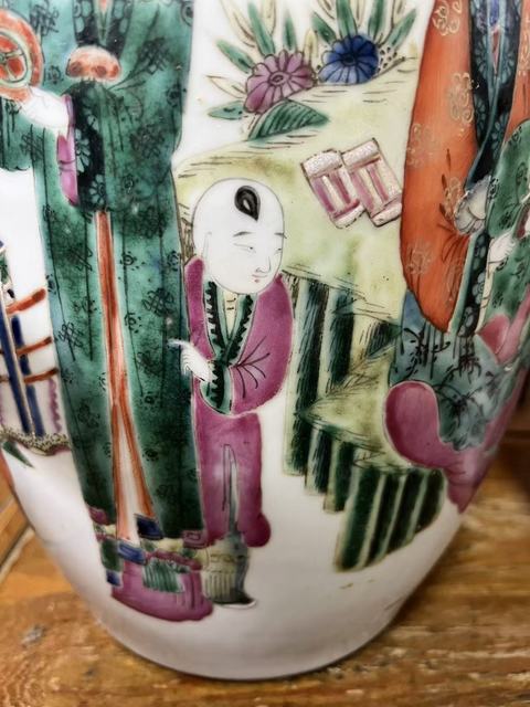 古玩陶瓷粉彩人物故事瓶真品鑒賞圖