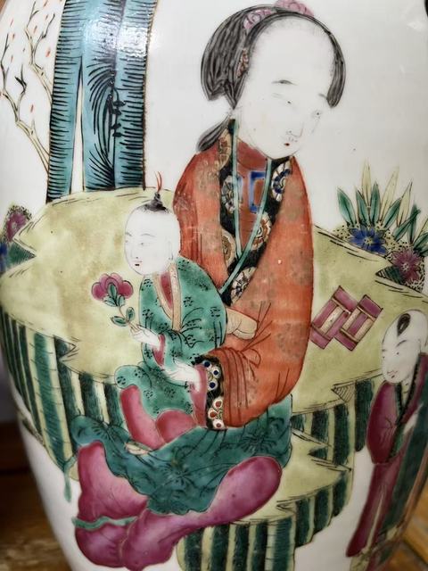 古玩陶瓷粉彩人物故事瓶真品鑒賞圖