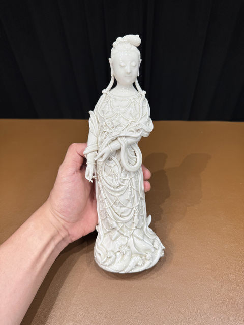 古玩陶瓷福州白瓷觀音菩薩造像真品鑒賞圖
