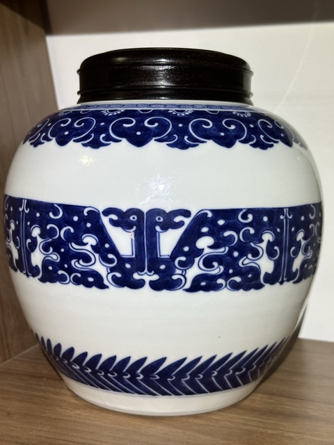古玩陶瓷青花夔龍紋罐真品鑒賞圖