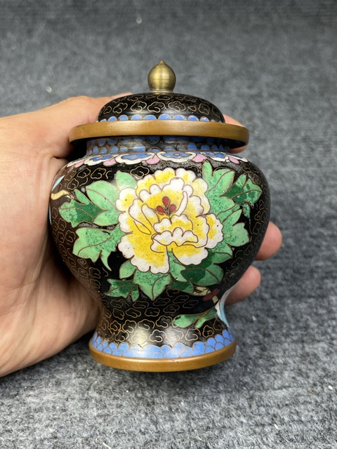 古玩雜項(xiàng)銅胎掐絲琺瑯花鳥(niǎo)紋將軍罐拍賣,當(dāng)前價(jià)格399元
