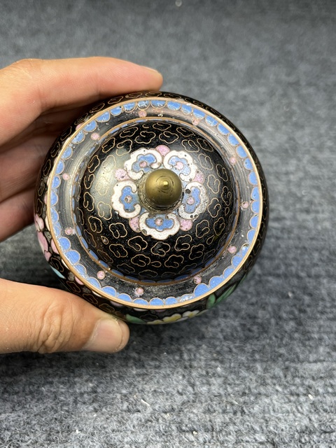 古玩雜項(xiàng)銅胎掐絲琺瑯花鳥(niǎo)紋將軍罐拍賣,當(dāng)前價(jià)格399元