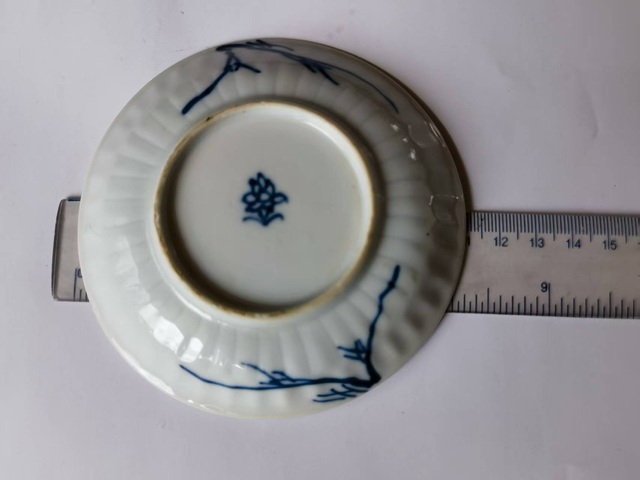 古玩陶瓷康熙 瓜楞紋·山水青花人物杯碟套拍賣，當(dāng)前價(jià)格1998元