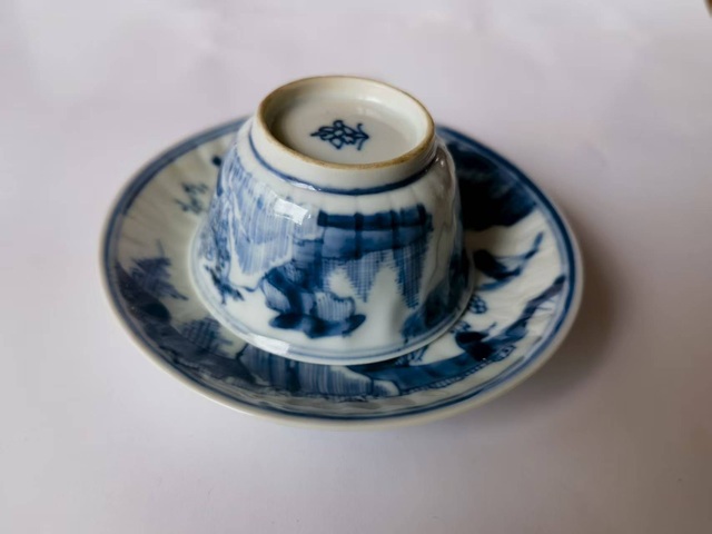 古玩陶瓷康熙 瓜楞紋·山水青花人物杯碟套拍賣，當(dāng)前價(jià)格1998元