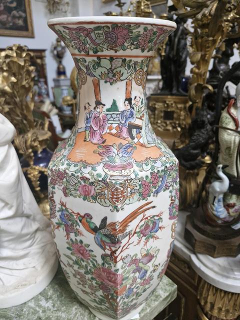 古玩陶瓷人物紋廣彩瓶真品鑒賞圖