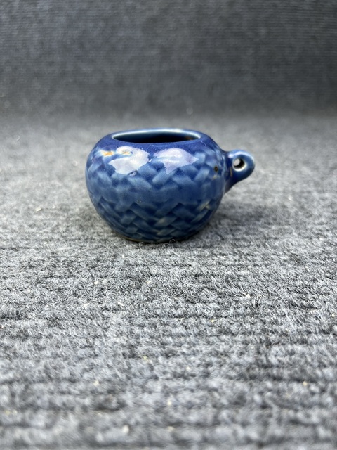古玩陶瓷藍釉暗刻鳥食罐拍賣，當前價格288元