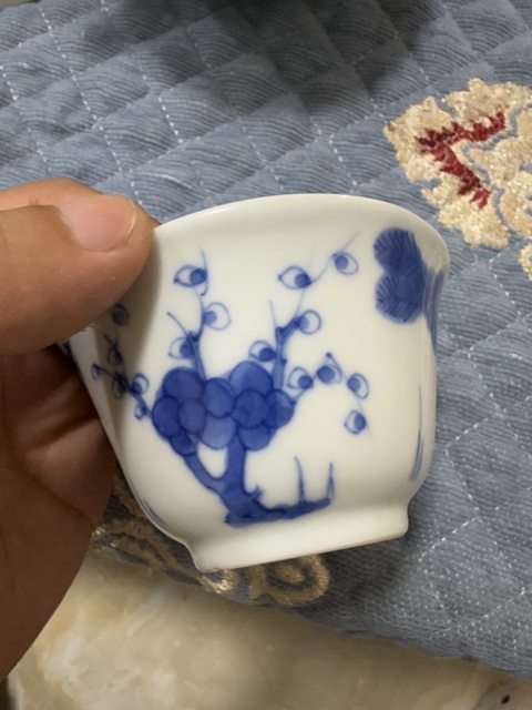 古玩陶瓷青花花卉紋杯真品鑒賞圖
