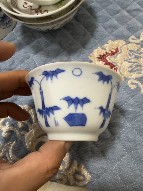 古玩陶瓷青花花卉紋杯真品鑒賞圖
