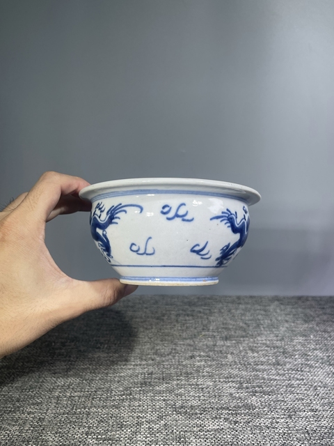 古玩陶瓷青花趕珠龍紋香爐真品鑒賞圖