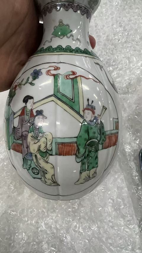 古玩陶瓷人物紋五彩瓶真品鑒賞圖