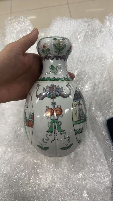 古玩陶瓷人物紋五彩瓶真品鑒賞圖