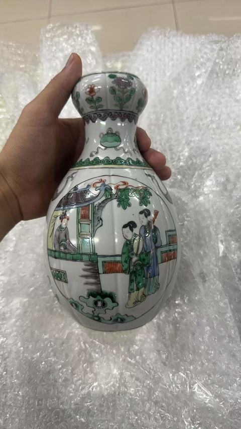 古玩陶瓷人物紋五彩瓶真品鑒賞圖
