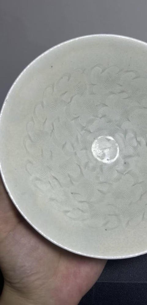 古玩陶瓷青白釉刻云氣紋斗笠碗真品鑒賞圖