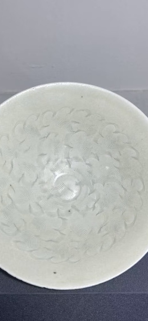 古玩陶瓷青白釉刻云氣紋斗笠碗真品鑒賞圖