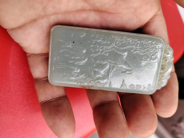 古玩玉器新疆和田玉雕“山水牌”拍賣，當前價格2666元