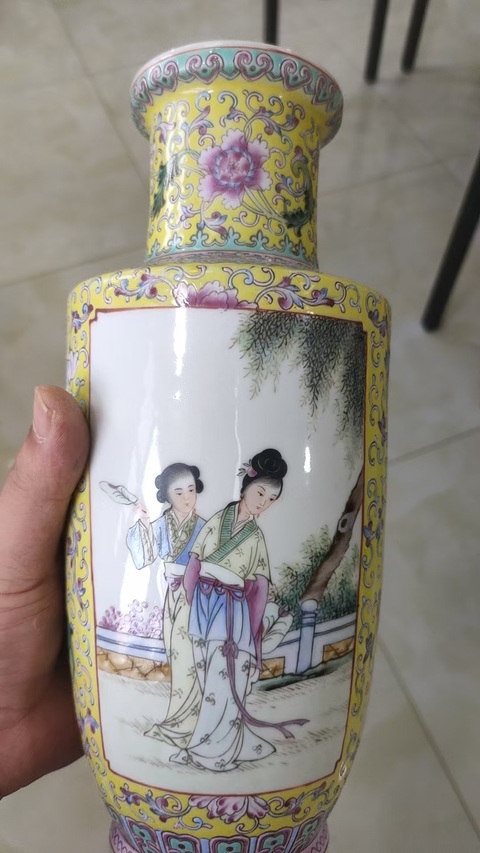 古玩陶瓷民國細路粉彩 紅樓夢黃地粉彩棒槌瓶拍賣,當前價格15800元