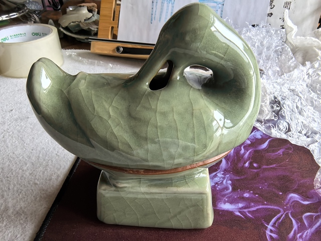 古玩陶瓷年份較淺的龍泉香薰真品鑒賞圖