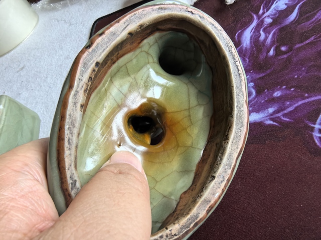 古玩陶瓷年份較淺的龍泉香薰真品鑒賞圖