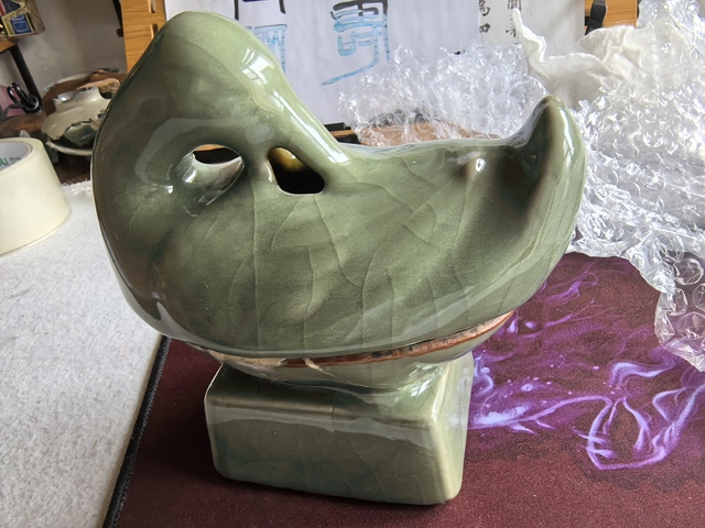 古玩陶瓷年份較淺的龍泉香薰真品鑒賞圖