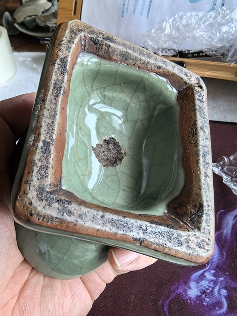 古玩陶瓷年份較淺的龍泉香薰真品鑒賞圖