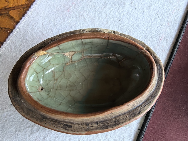 古玩陶瓷年份較淺的龍泉香薰真品鑒賞圖