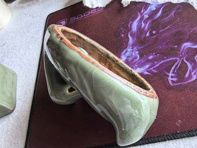 古玩陶瓷年份較淺的龍泉香薰真品鑒賞圖