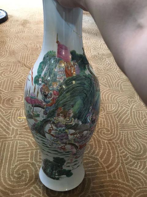 古玩陶瓷刀馬人粉彩瓶真品鑒賞圖
