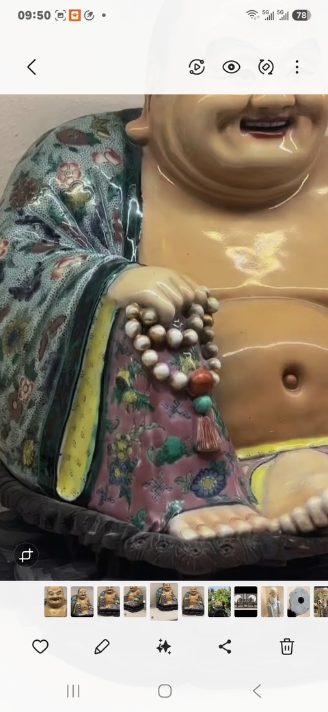 古玩陶瓷五彩花卉紋彌勒笑佛真品鑒賞圖