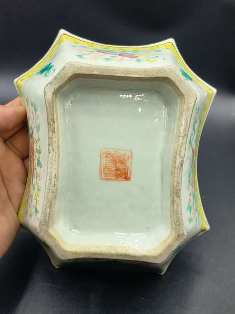 古玩陶瓷粉彩雜寶紋貢碗真品鑒賞圖