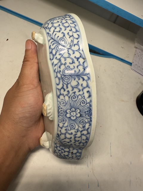 古玩陶瓷青花纏枝花卉海棠花盆真品鑒賞圖