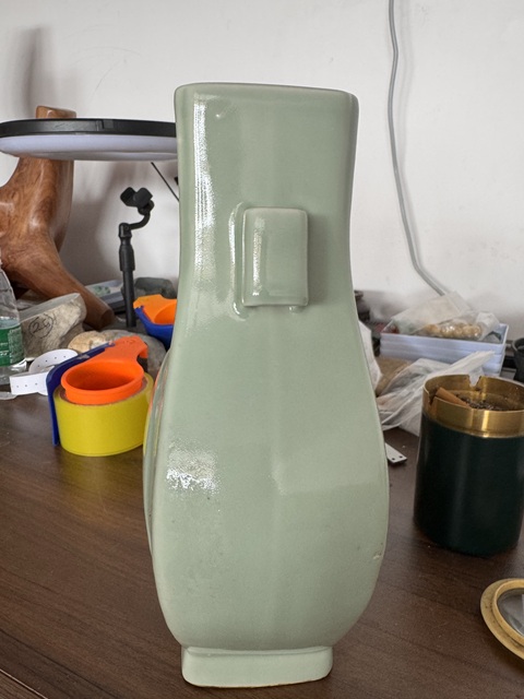 古玩陶瓷豆青釉慣耳尊真品鑒賞圖