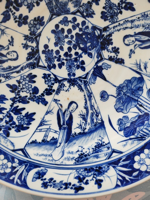 古玩陶瓷人物紋青花盤真品鑒賞圖