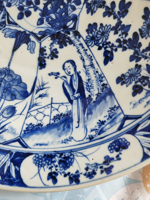 古玩陶瓷人物紋青花盤真品鑒賞圖