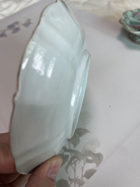 古玩陶瓷粉彩仕女人物盤真品鑒賞圖