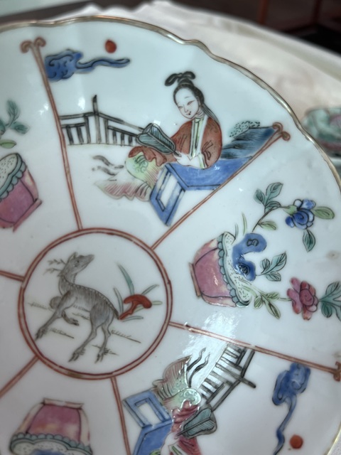 古玩陶瓷粉彩仕女人物盤真品鑒賞圖