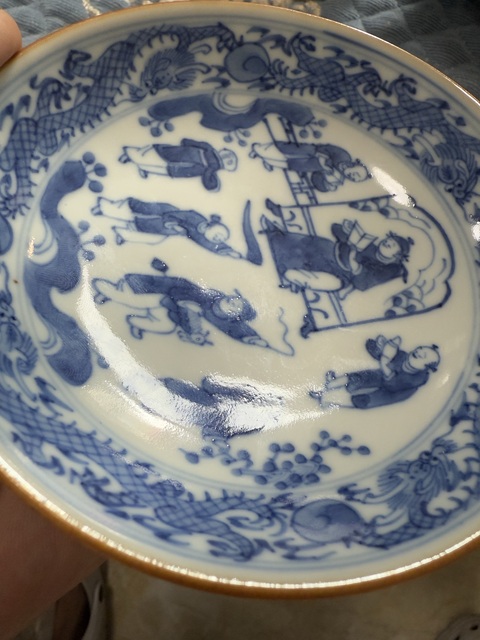 古玩陶瓷青花人物小盤真品鑒賞圖