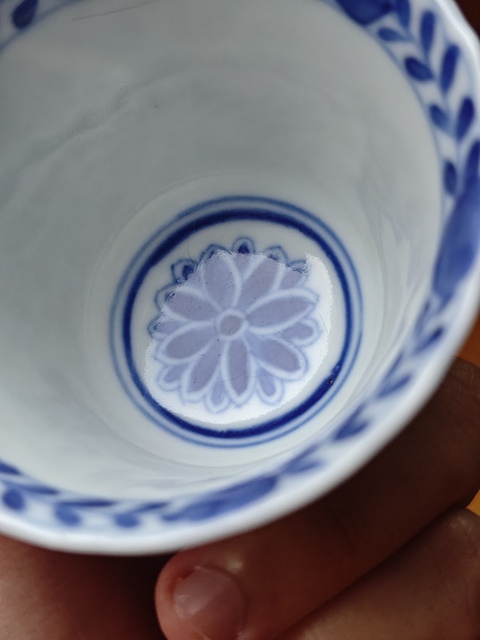 古玩陶瓷青花花卉紋杯碟一套真品鑒賞圖