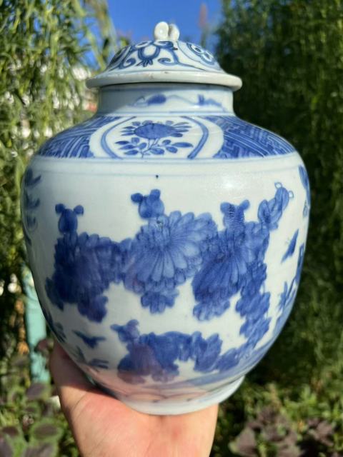 古玩陶瓷萬歷花鳥紋青花罐真品鑒賞圖
