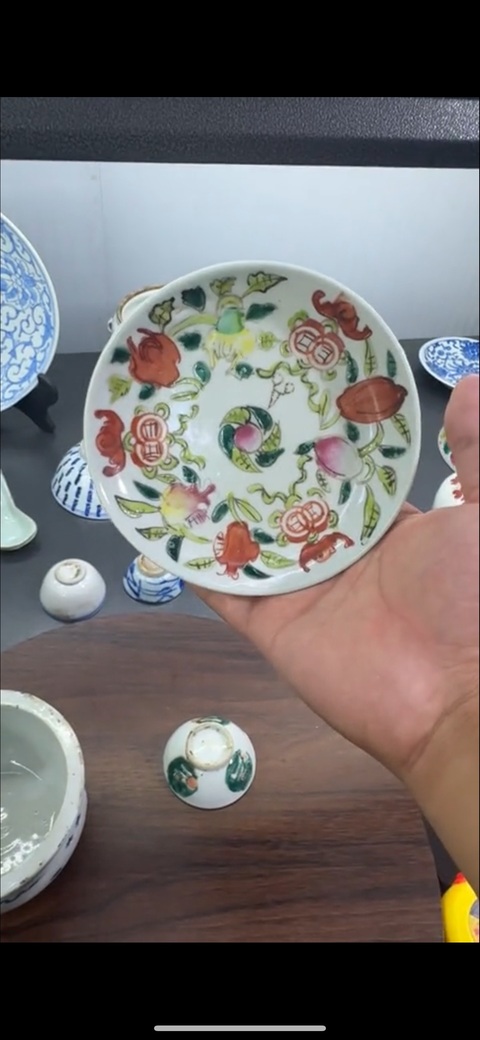 古玩陶瓷福壽三多紋粉彩盤真品鑒賞圖