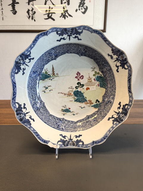 古玩陶瓷乾隆青花粉彩花口大盤(pán)真品鑒賞圖