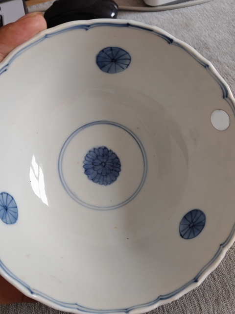 古玩陶瓷青花花卉紋花口碗真品鑒賞圖