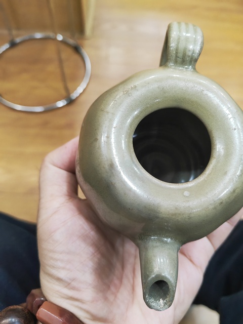 古玩陶瓷龍泉青瓷執壺真品鑒賞圖